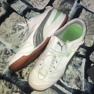 Puma • Esito Indoor Soccer Shoes